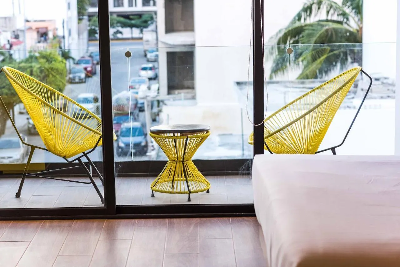 פלאייה דל כרמן Yellow Condos